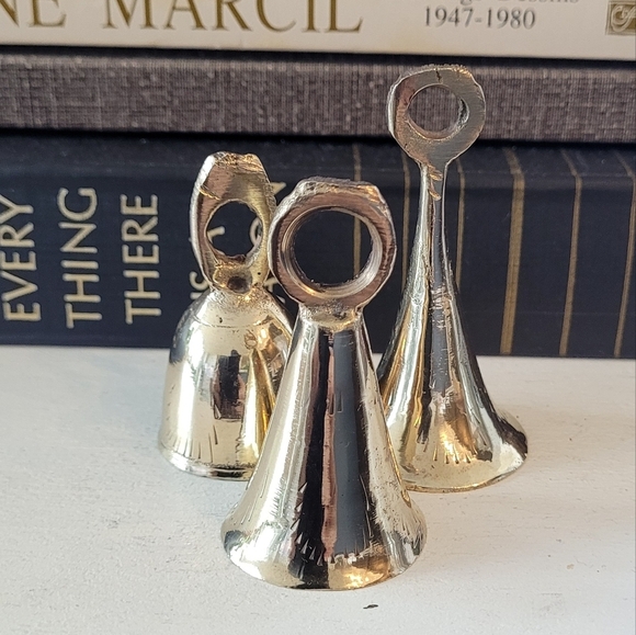 Set of 3 Vintage Retro Miniature Tiny Cute Brass  Bells Primitive - Picture 1 of 5